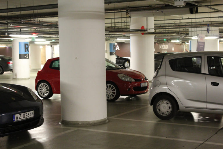 Miasto zbuduje parking podziemny przy Chłodnej