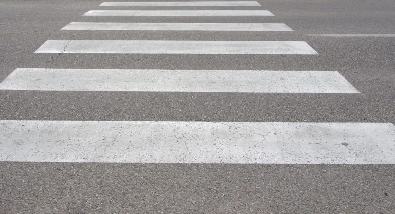 Doświetlą przejścia dla pieszych