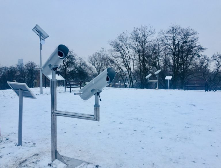 Teleskopy astronomiczne w parku Moczydło