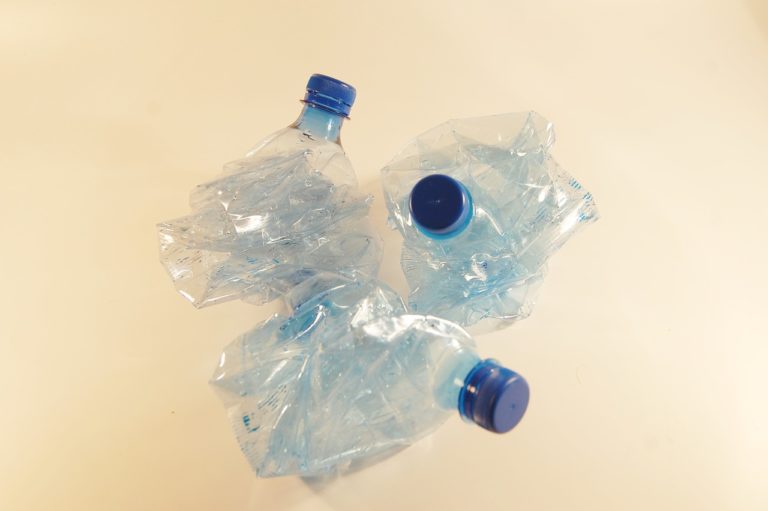Urząd Dzielnicy Wola rezygnuje z plastiku