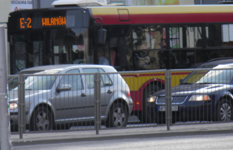 Ratusz wycina autobusy na Woli