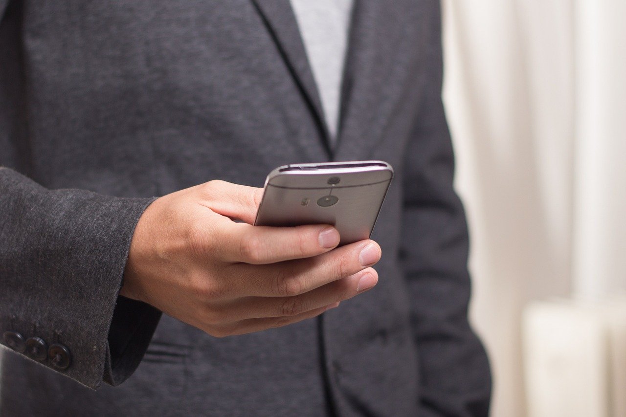 Pomoc psychologiczna przez telefon i online Pomoc psychologiczna przez telefon i online