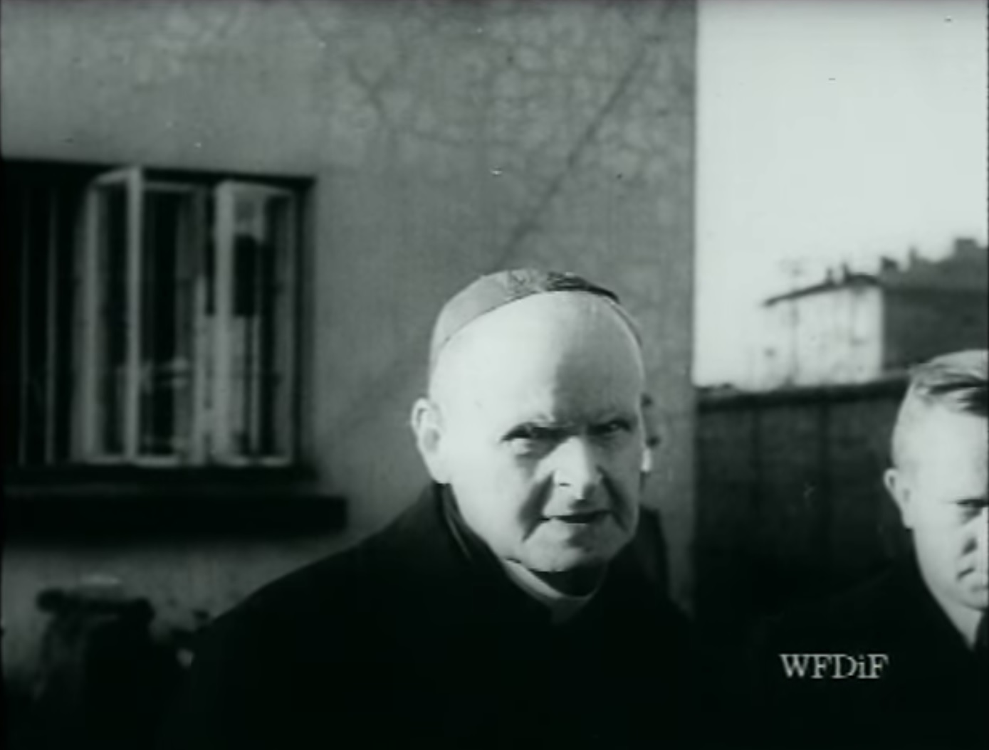 Arcybiskup Szlagowski - Kadr z filmu "Serce Chopina" - WFDiF