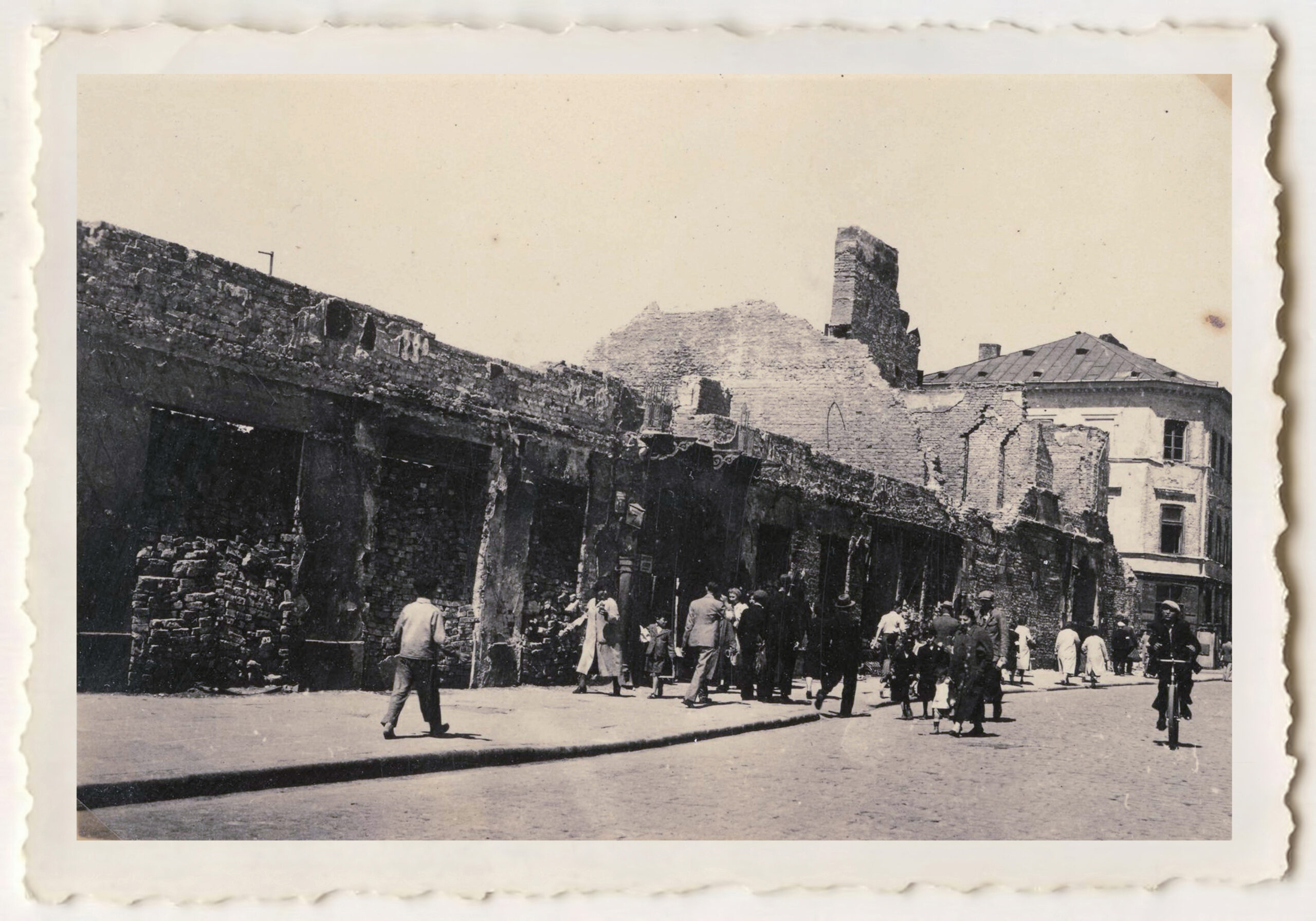 Rynkowa - zniszczenia w 1940 r.    Fot. Muzeum Getta Warszawskiego