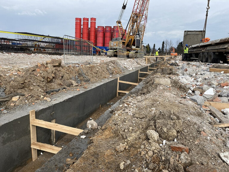 Łyżka, klatki i beton czyli jak buduje się metro