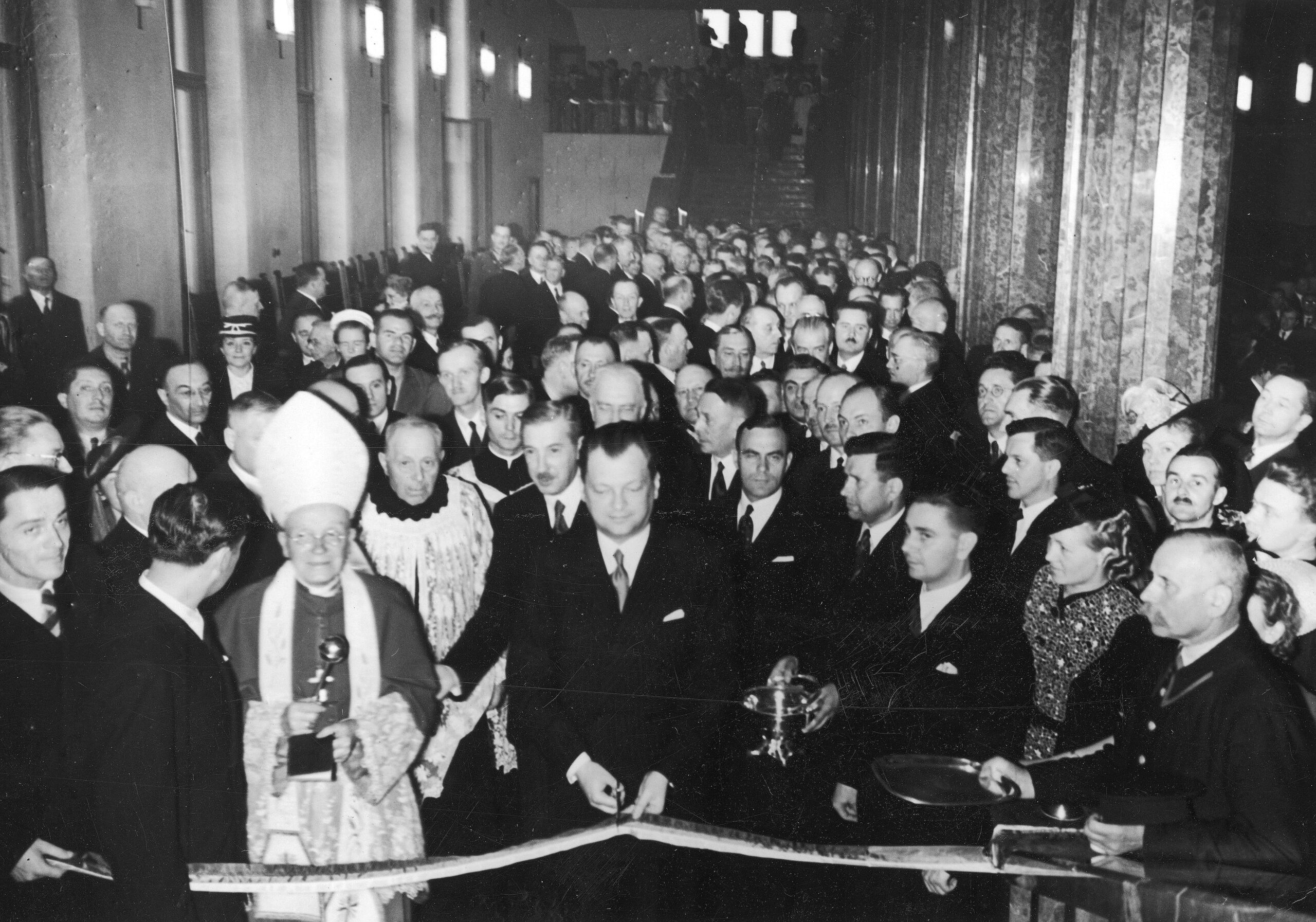 Otwarcie gmachu Sądów Grodzkich przy ulicy Leszno w Warszawie 3.06.1939 r.  Fot. NAC