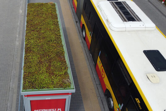 Zielone wiaty przystankowe Fot. ZTM Warszawa