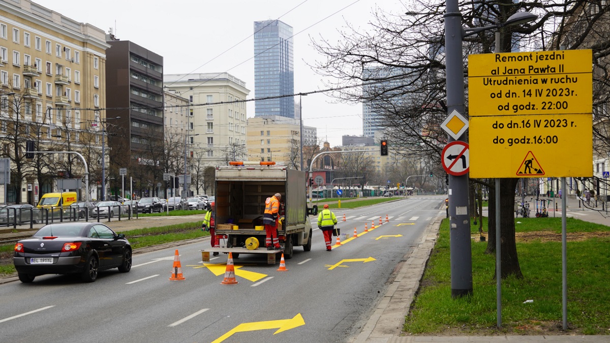 Przygotowania do weekendowego frezowania al. Jana Pawła II  Fot. Infoulice Warszawa