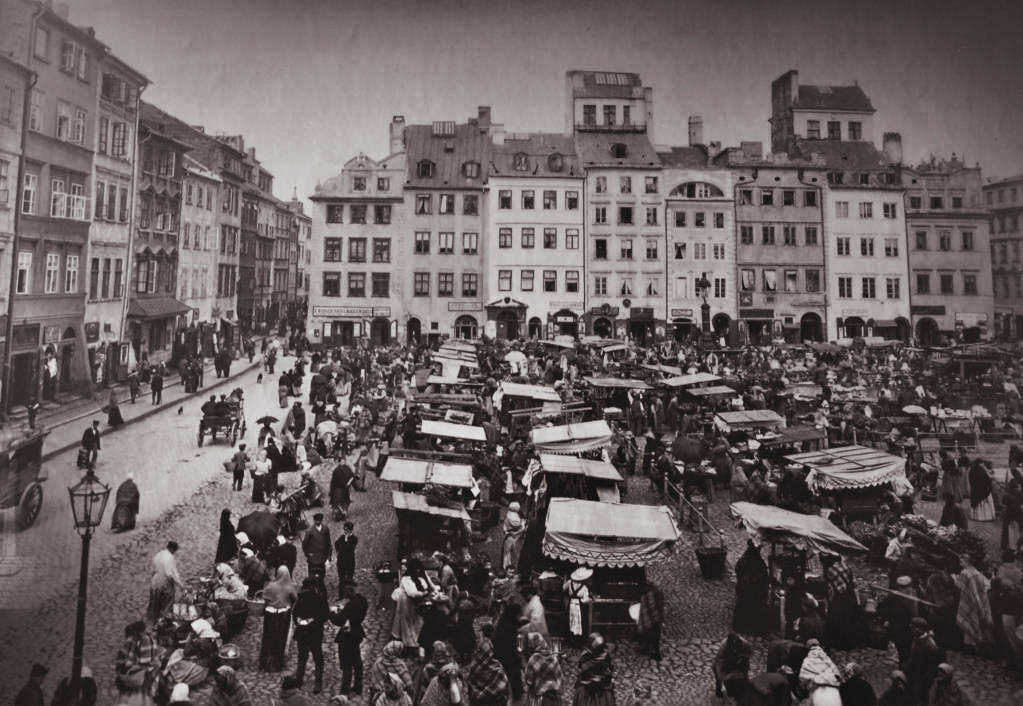 Rynek Starego Miasta w 1890 r.  Fot. K. Brandel