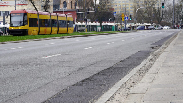 W weekend frezowany będzie prawy pas al. Jana Pawła II Fot. Infoulice Warszawa