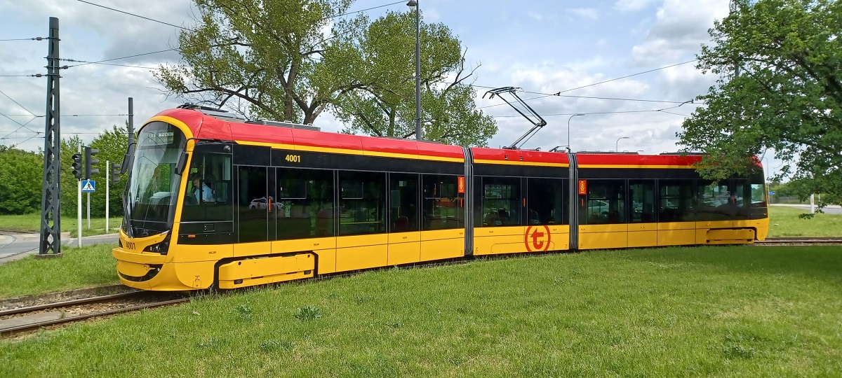 Hyundai 142N  Fot. Tramwaje Warszawskie