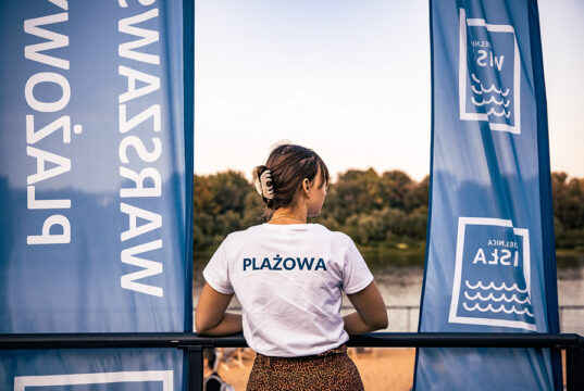 Warszawska plażowa w punkcie plażowym na bulwarze gen. Pattona Fot. ZZW