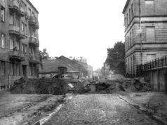 Powstanie Warszawskie na Woli-Barykada u zbiegu ulic Karolkowej i Żytniej Fot. Stefan Bałuk ps. Starba
