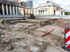 Fragmenty dawnej Warszawy na placu Centralnym Fot. S. Pulcyn UM Warszawa
