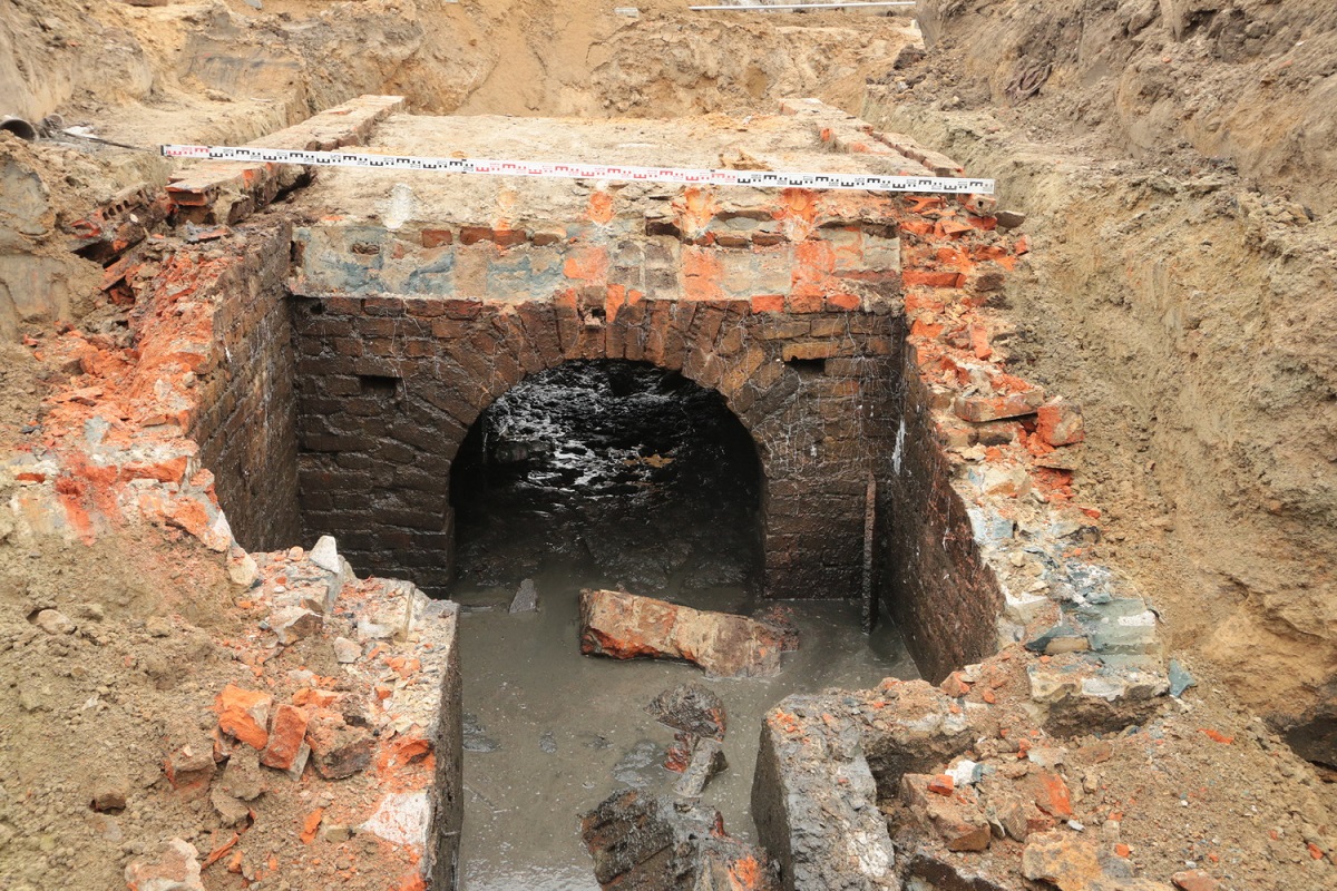 Widok na wewnętrzne pomieszczenia piwniczki Fot. Państwowe Muzeum Archeologiczne w Warszawie