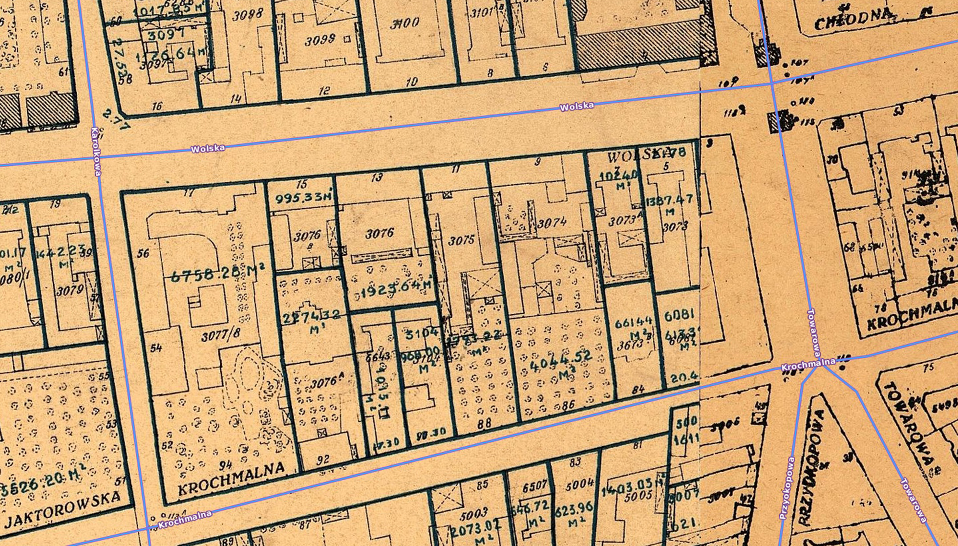 Plan rejonu z 1936 r. Fot. Rejon pomiędzy Wolską a Krochmalną w 1945 r. Fot. mapa.um.warszawa.pl